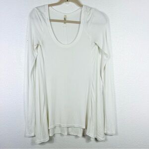 Free people long sleeve top in white color size S